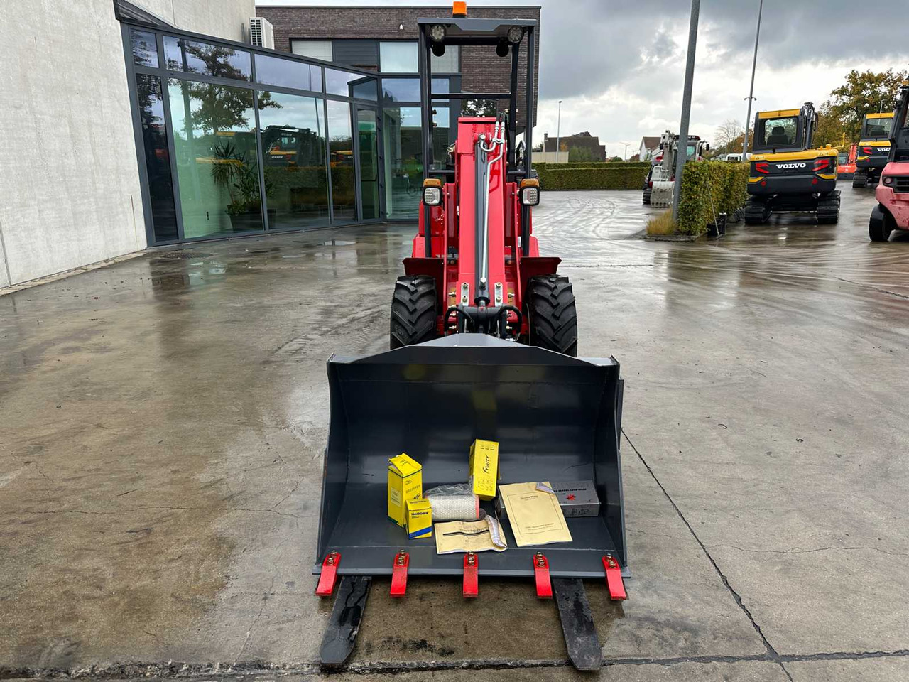 PLUS POWER- 2025 - HQ180T - SKID STEER LOADER - Compact track loader: picture 3 PLUS POWER- 2025 - HQ180T - SKID STEER LOADER - Compact track loader: picture 3