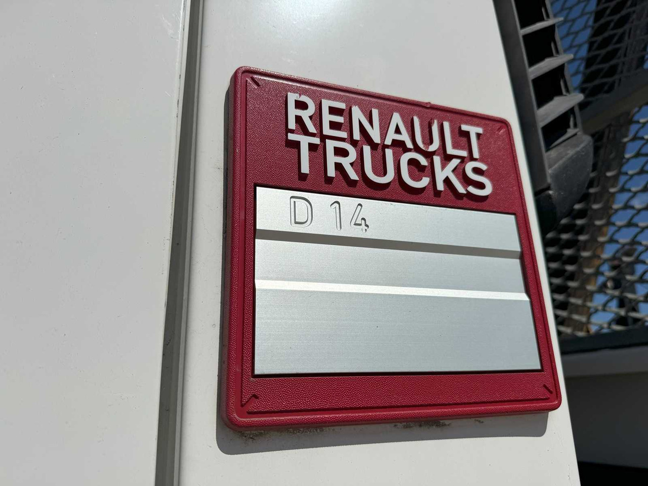 Dropside/ Flatbed truck, Crane truck Risa Renault D14 G2T TARIÈRE: picture 9 Dropside/ Flatbed truck, Crane truck Risa Renault D14 G2T TARIÈRE: picture 9