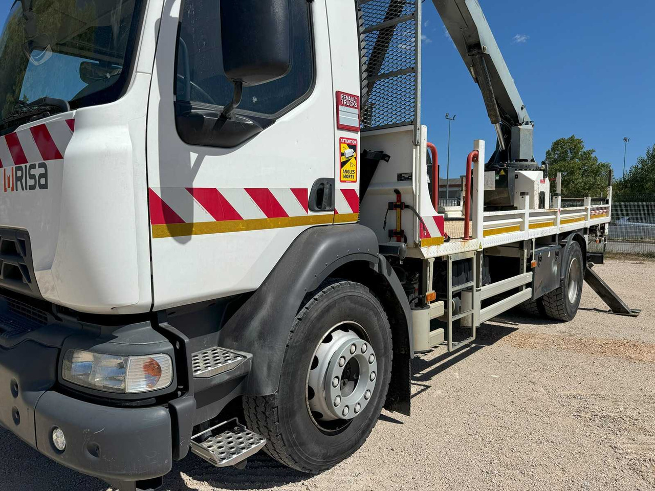 Dropside/ Flatbed truck, Crane truck Risa Renault D14 G2T TARIÈRE: picture 12 Dropside/ Flatbed truck, Crane truck Risa Renault D14 G2T TARIÈRE: picture 12