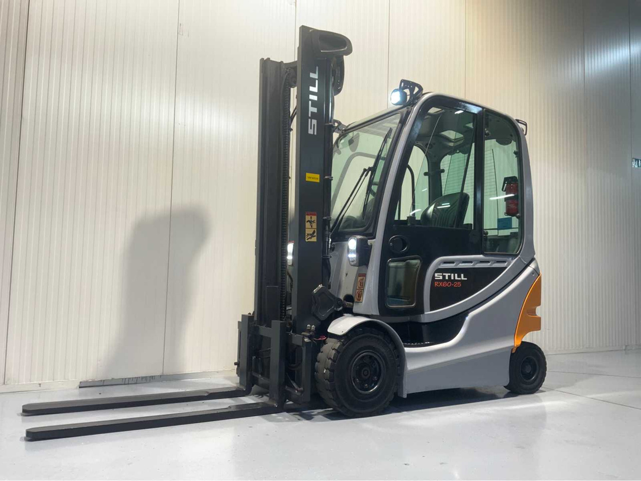 STILL RX60-25 - 2500KG LIFTING CAPACITY - 3865 HOURS - FORKLIFT - Forklift: picture 1 STILL RX60-25 - 2500KG LIFTING CAPACITY - 3865 HOURS - FORKLIFT - Forklift: picture 1