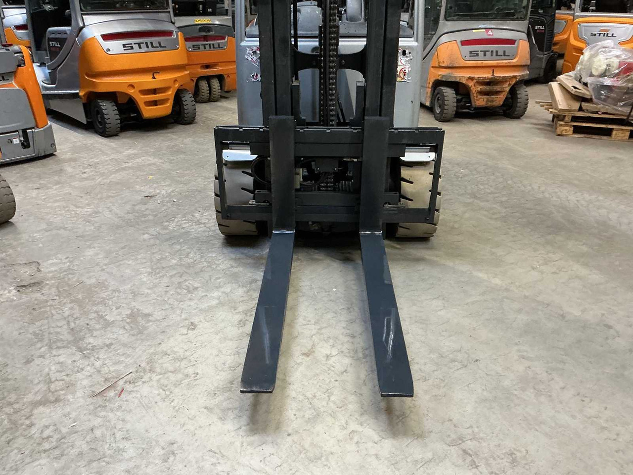 STILL - RX60-30 - FORKLIFT TRUCKS - 2015 - Forklift: picture 3 STILL - RX60-30 - FORKLIFT TRUCKS - 2015 - Forklift: picture 3