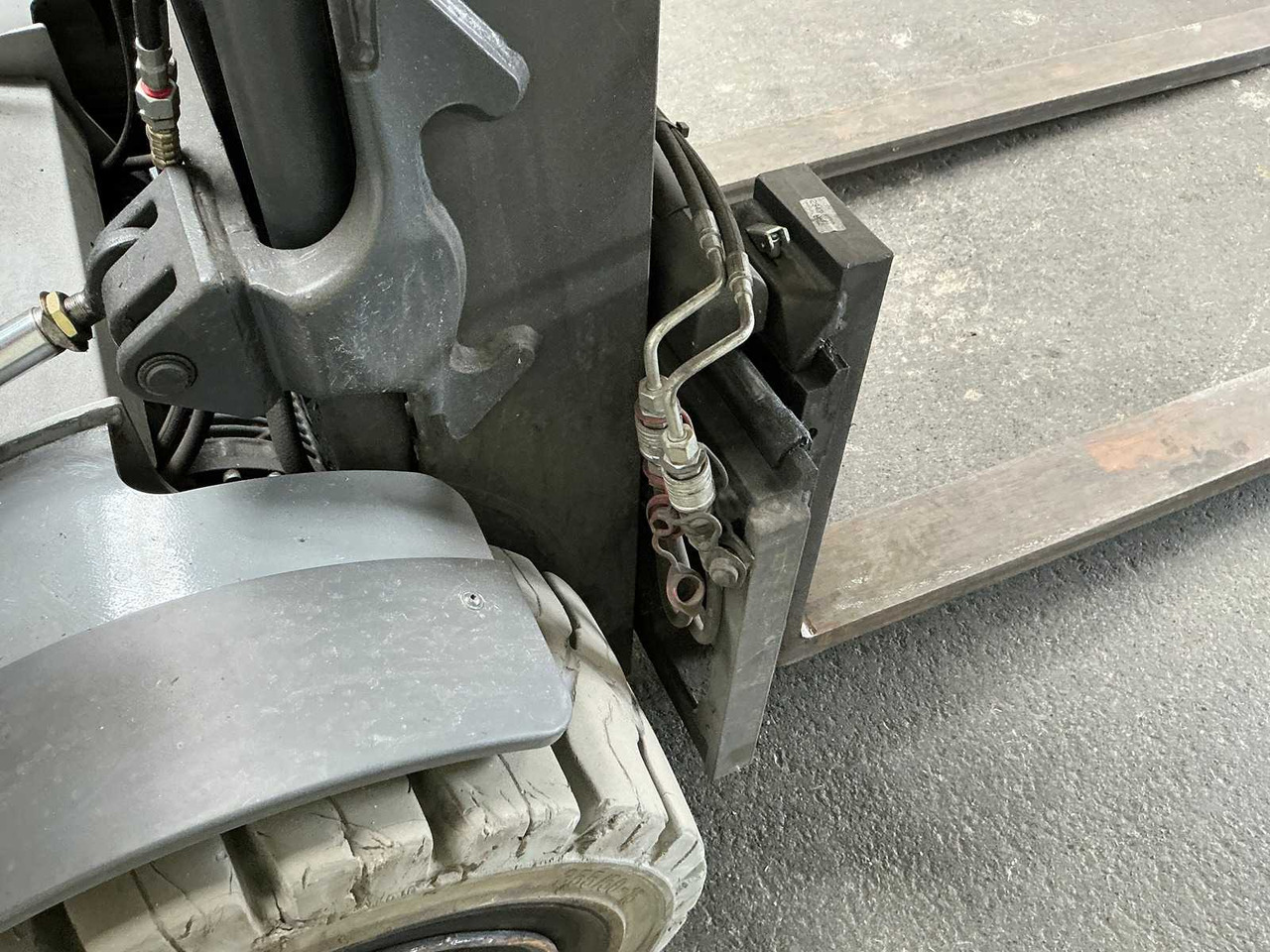 STILL - RX60-40 - FORKLIFT TRUCKS - 2012 - Forklift: picture 4 STILL - RX60-40 - FORKLIFT TRUCKS - 2012 - Forklift: picture 4