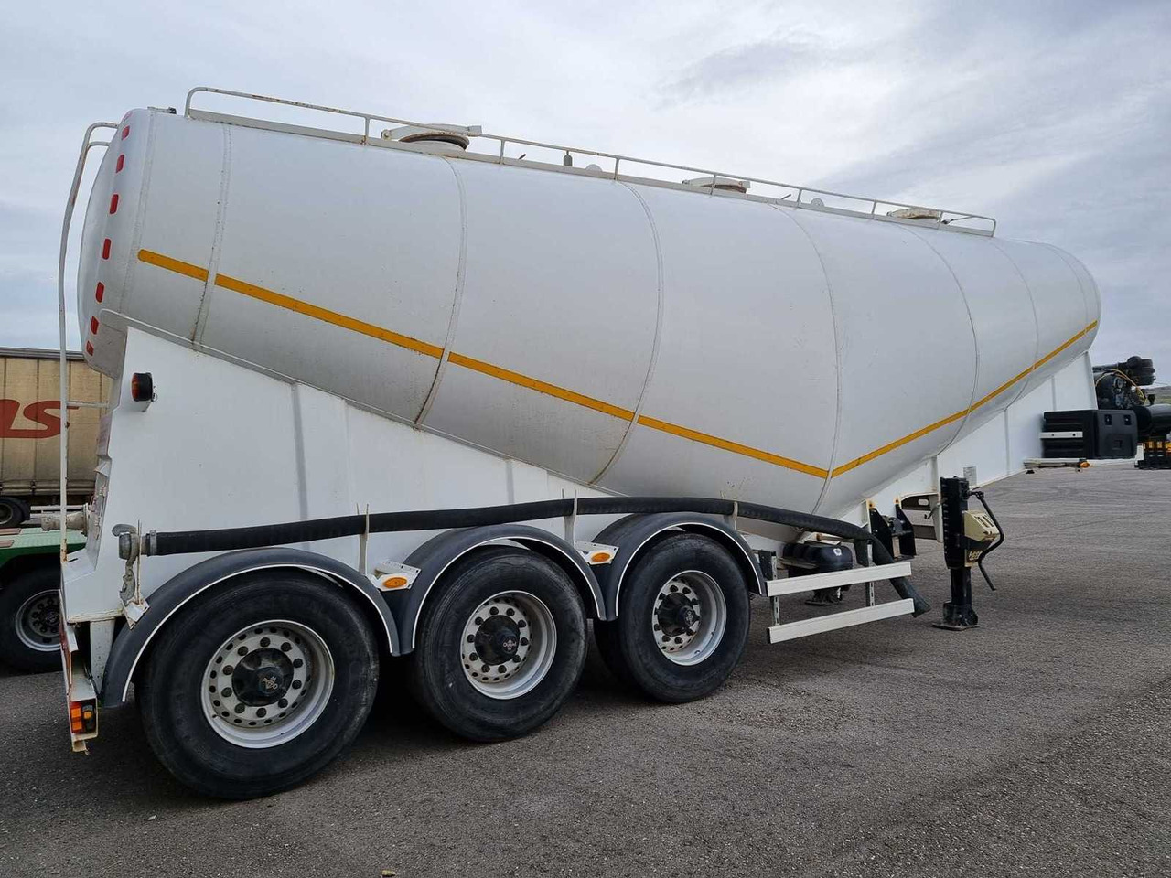 GÜRLESENYIL GLS 3 CEMENT SILO TRAILER - 2017 - Semi-trailer: picture 3 GÜRLESENYIL GLS 3 CEMENT SILO TRAILER - 2017 - Semi-trailer: picture 3