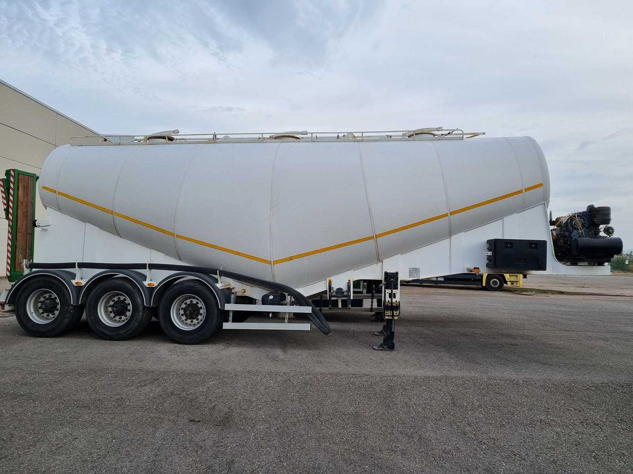 GÜRLESENYIL GLS 3 CEMENT SILO TRAILER - 2017 - Semi-trailer: picture 1 GÜRLESENYIL GLS 3 CEMENT SILO TRAILER - 2017 - Semi-trailer: picture 1