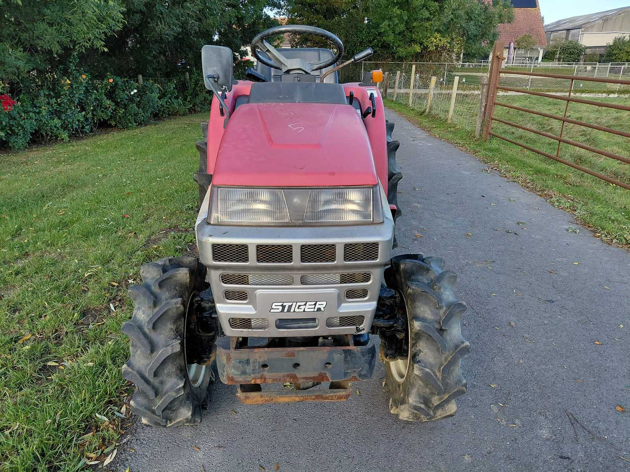 Shibaura P185F - Mini tractor: picture 2 Shibaura P185F - Mini tractor: picture 2