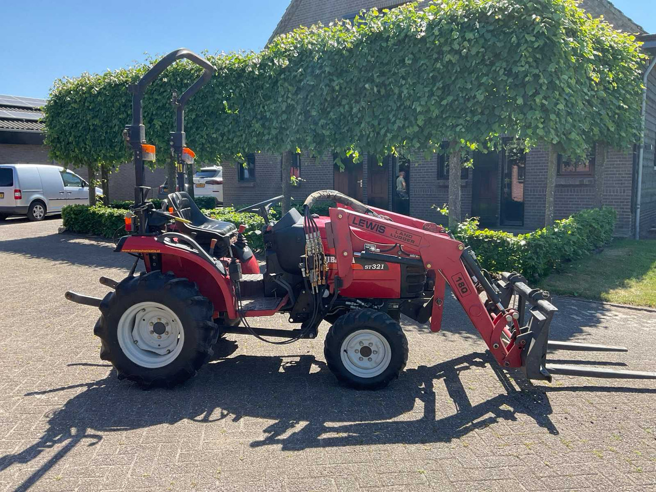 Shibaura ST321 - Mini tractor: picture 3 Shibaura ST321 - Mini tractor: picture 3