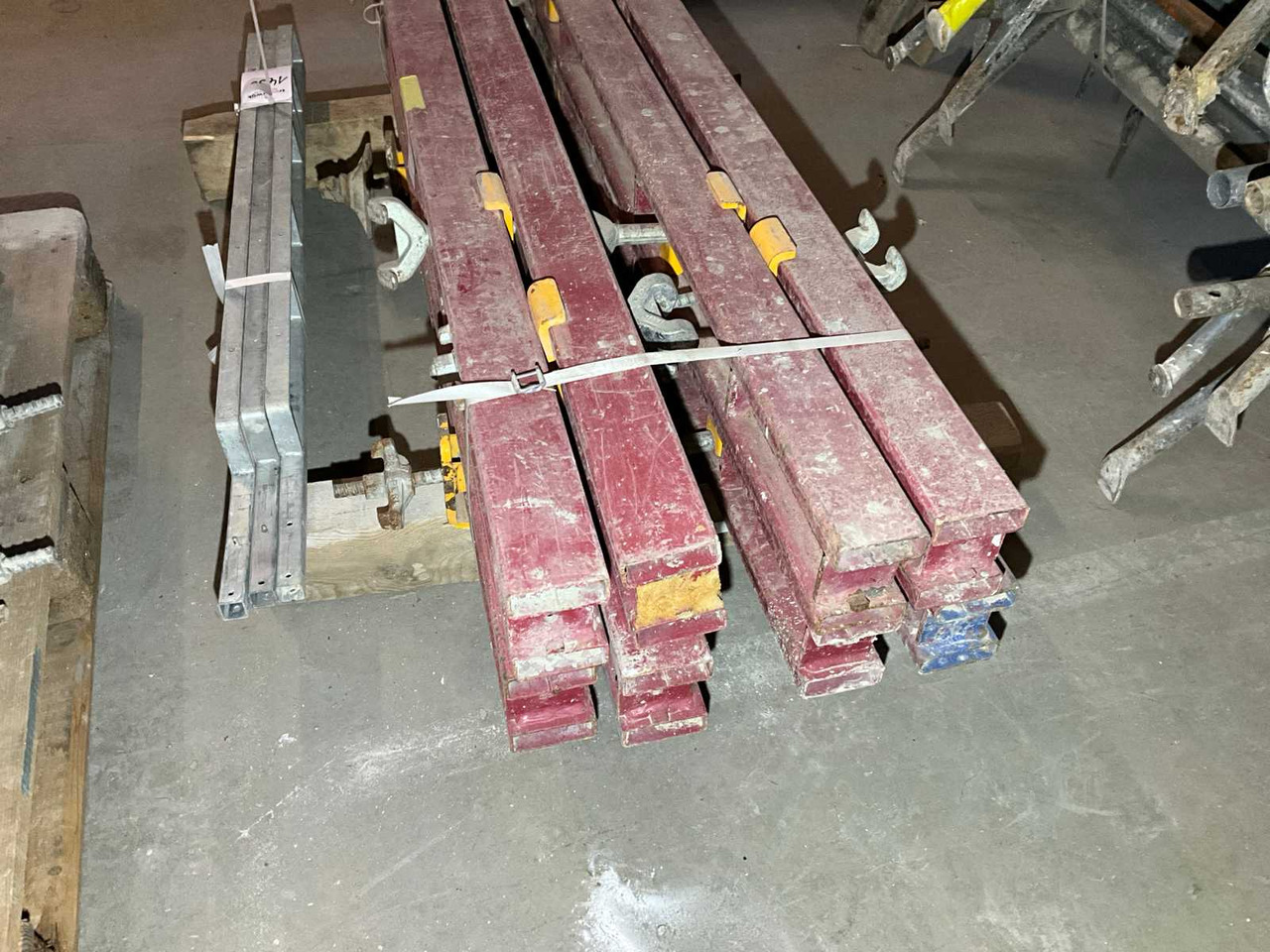 Steel wall transom (8x) - Concrete equipment: picture 3 Steel wall transom (8x) - Concrete equipment: picture 3