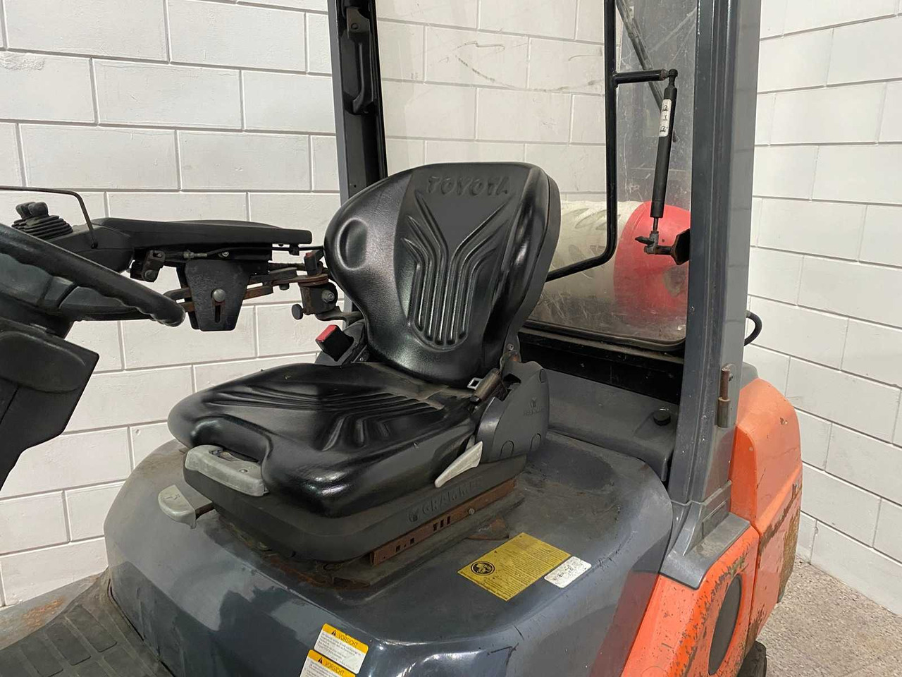 Forklift TOYOTA - 02-8FGF25 - FORKLIFT - SIDE-SHIFT: picture 7 Forklift TOYOTA - 02-8FGF25 - FORKLIFT - SIDE-SHIFT: picture 7