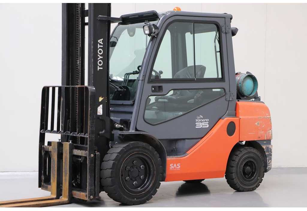 TOYOTA - 02-8FGJF35 - FORKLIFT, SIDESHIFT, 2015, 5M - Forklift: picture 1 TOYOTA - 02-8FGJF35 - FORKLIFT, SIDESHIFT, 2015, 5M - Forklift: picture 1