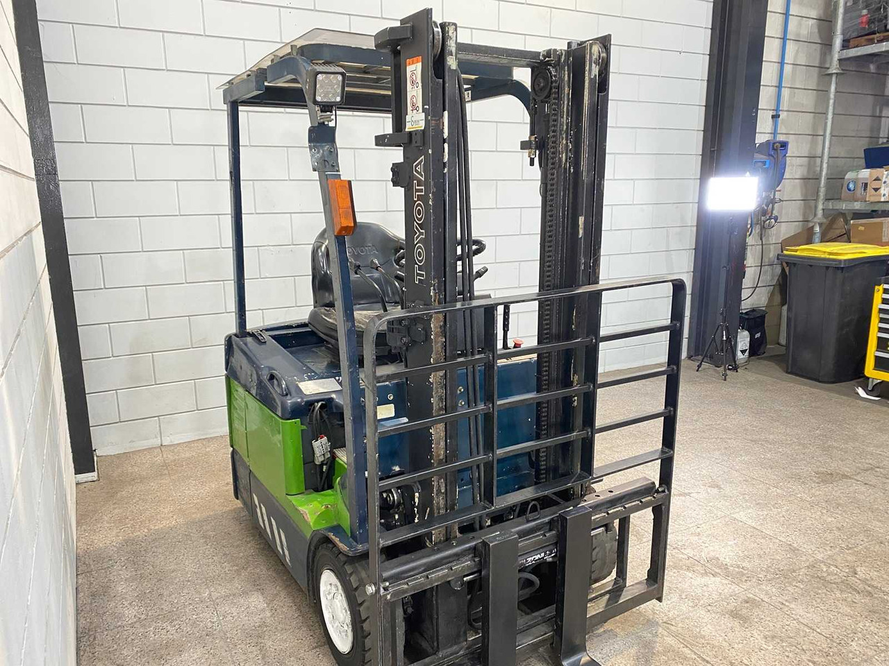 TOYOTA - 2003 - 7FBE10 - FORKLIFT TRUCK - Forklift: picture 4 TOYOTA - 2003 - 7FBE10 - FORKLIFT TRUCK - Forklift: picture 4