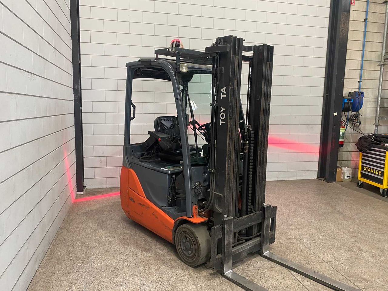 TOYOTA - 2012 - 8FBEKT16 - FORKLIFT TRUCK - Forklift: picture 2 TOYOTA - 2012 - 8FBEKT16 - FORKLIFT TRUCK - Forklift: picture 2