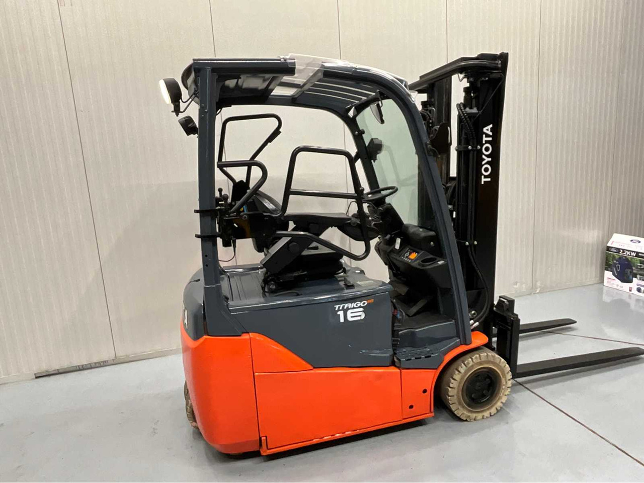 TOYOTA - 2018 - 8FBE16T - FORKLIFT, FREELIFT - SIDE-SHIFT - PLASTIC ROOF - 4TH FUNCTION - Forklift: picture 5 TOYOTA - 2018 - 8FBE16T - FORKLIFT, FREELIFT - SIDE-SHIFT - PLASTIC ROOF - 4TH FUNCTION - Forklift: picture 5