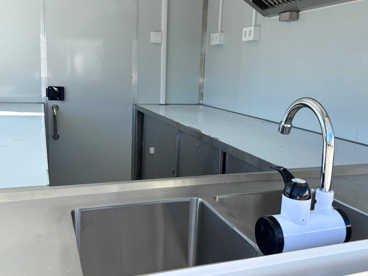 Trailer FOOD TRUCK - BOX TRAILER -NEW 2025: picture 8 Trailer FOOD TRUCK - BOX TRAILER -NEW 2025: picture 8