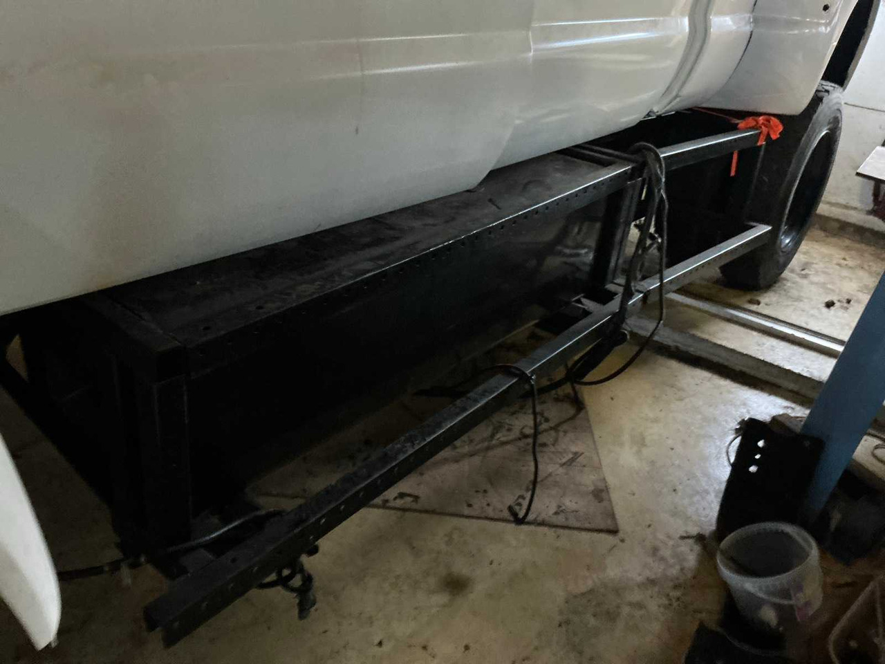 Truck 1999 FORD F-650 DUAL-CAB PICKUP TRUCK: picture 9