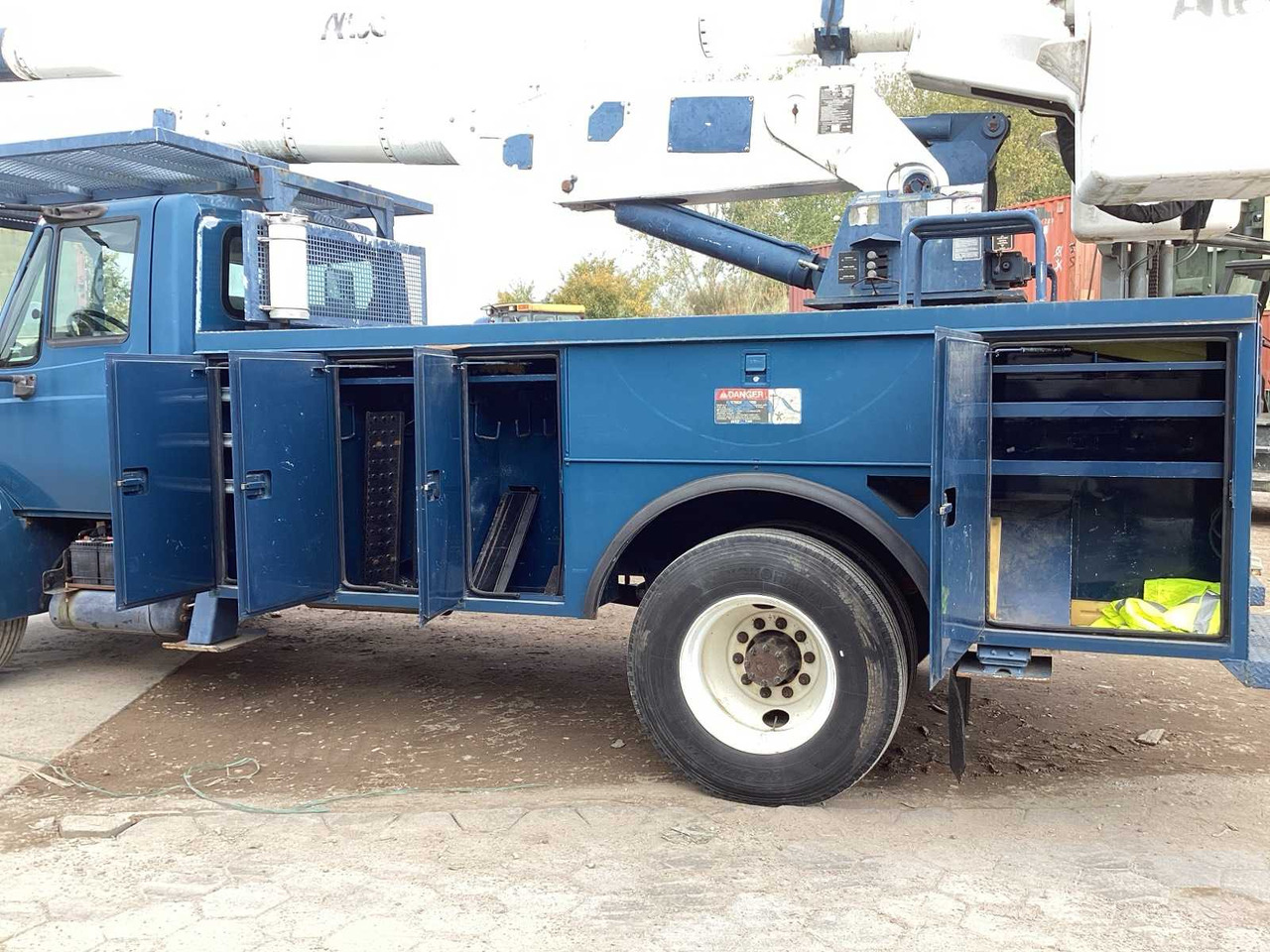 2005 INTERNATIONAL 4300 SBA 4X2 TRUCK-MOUNTED BOOM LIFT - Truck: picture 5 2005 INTERNATIONAL 4300 SBA 4X2 TRUCK-MOUNTED BOOM LIFT - Truck: picture 5