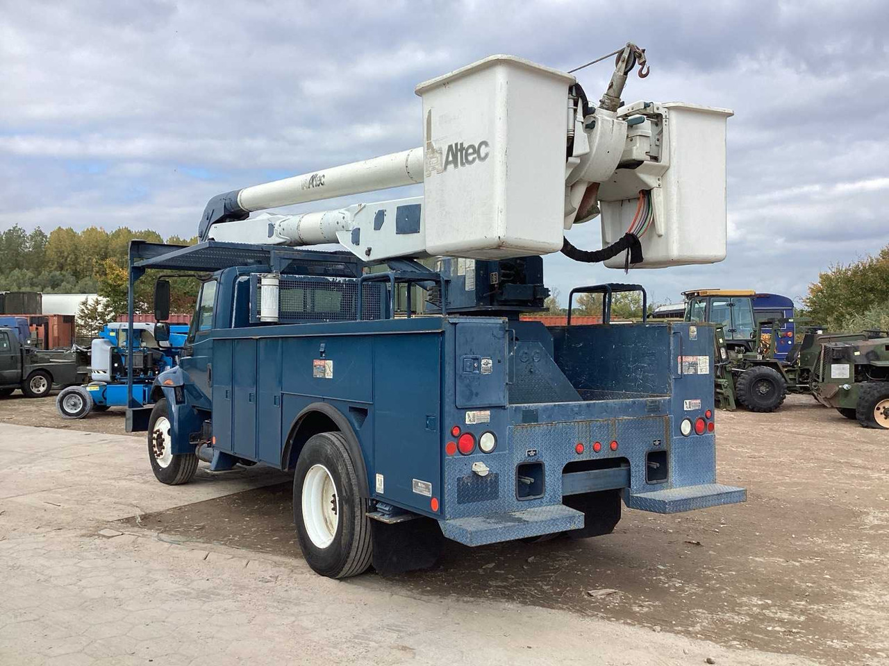 2005 INTERNATIONAL 4300 SBA 4X2 TRUCK-MOUNTED BOOM LIFT - Truck: picture 4 2005 INTERNATIONAL 4300 SBA 4X2 TRUCK-MOUNTED BOOM LIFT - Truck: picture 4