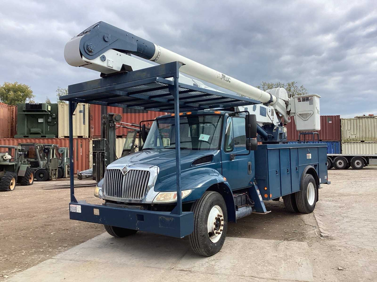 2005 INTERNATIONAL 4300 SBA 4X2 TRUCK-MOUNTED BOOM LIFT - Truck: picture 1 2005 INTERNATIONAL 4300 SBA 4X2 TRUCK-MOUNTED BOOM LIFT - Truck: picture 1