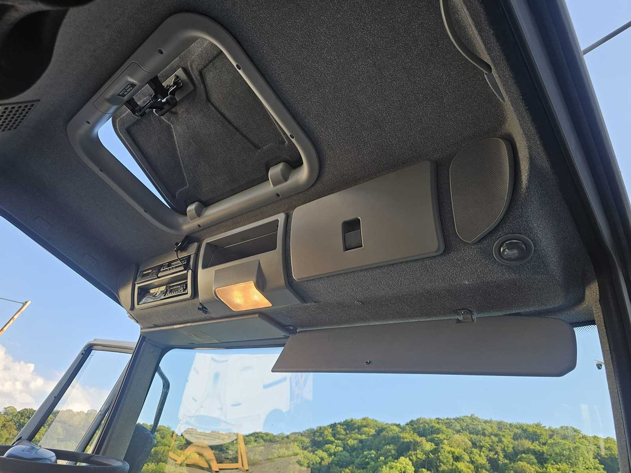 Truck 2006 - IVECO - ML140E24P - TRUCK WITH CRANE: picture 19 Truck 2006 - IVECO - ML140E24P - TRUCK WITH CRANE: picture 19