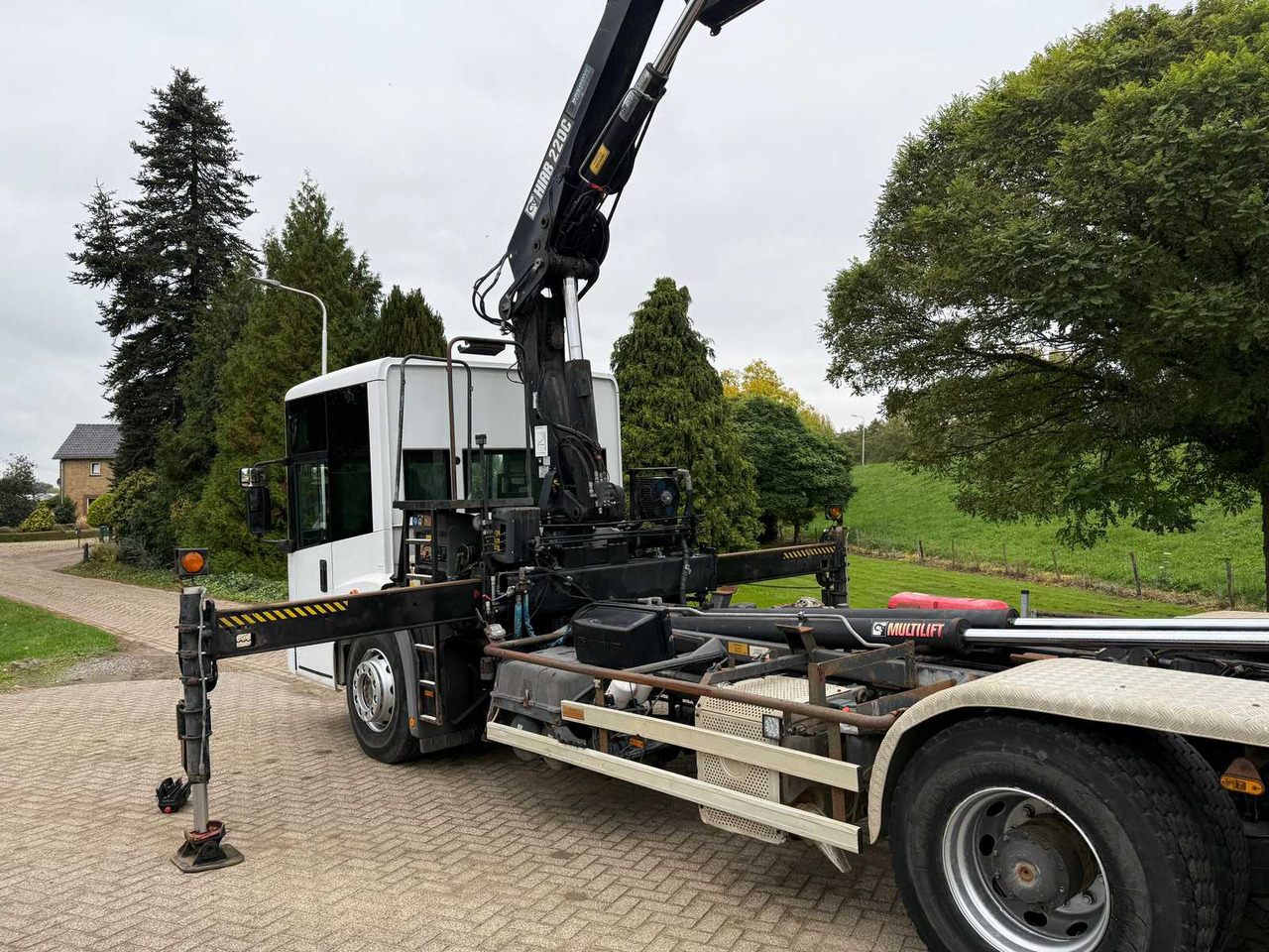 Truck 2007 MERCEDES-BENZ ECONIC CRANE TRUCK HIAB 220 - 6X2: picture 9