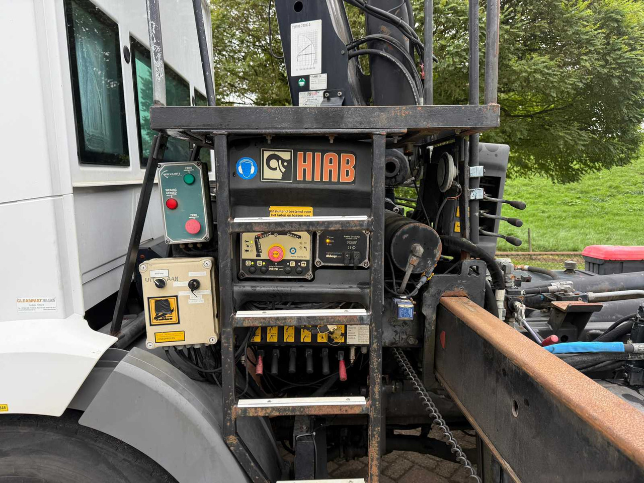 Truck 2007 MERCEDES-BENZ ECONIC CRANE TRUCK HIAB 220 - 6X2: picture 15