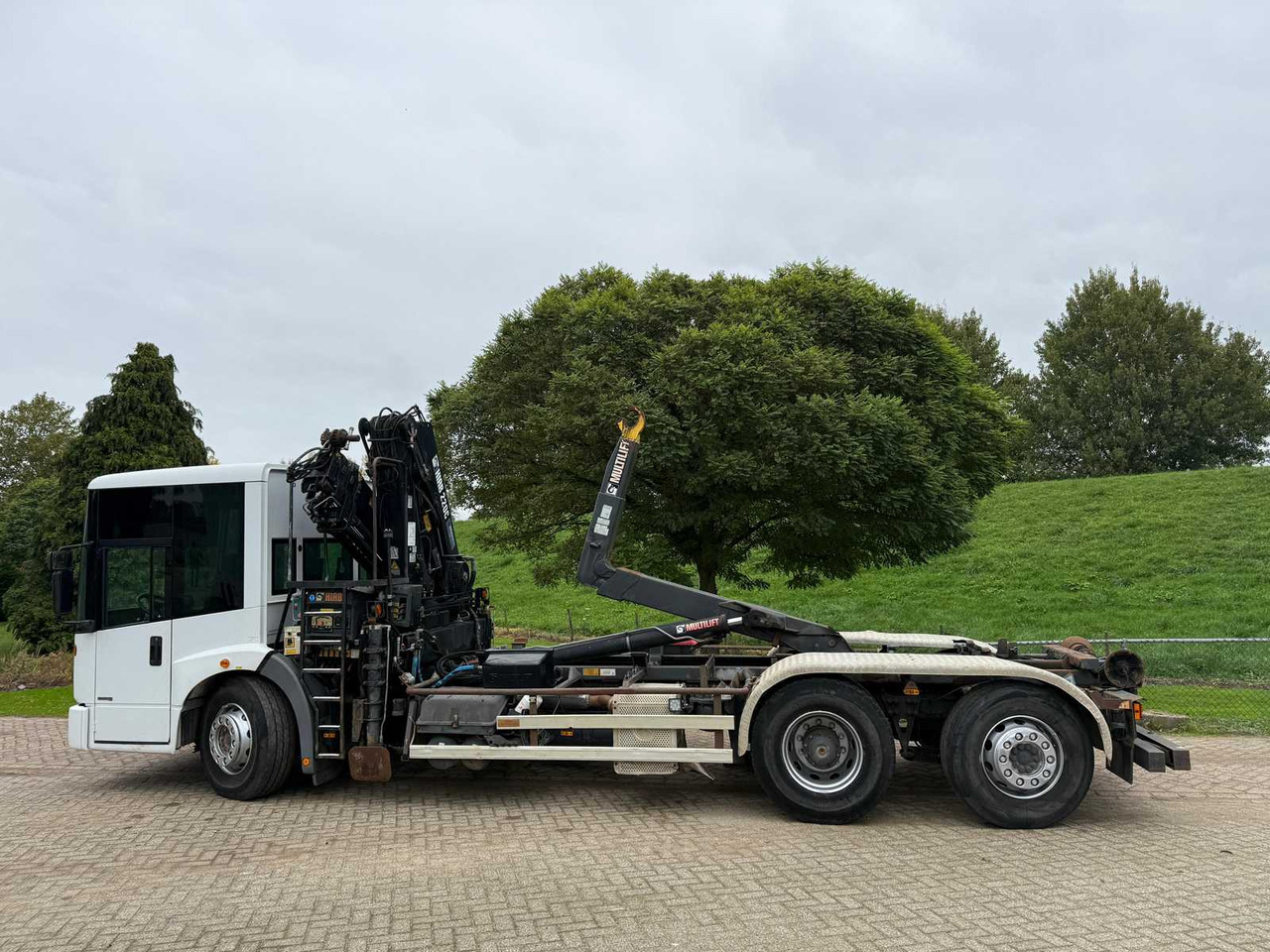 Truck 2007 MERCEDES-BENZ ECONIC CRANE TRUCK HIAB 220 - 6X2: picture 27