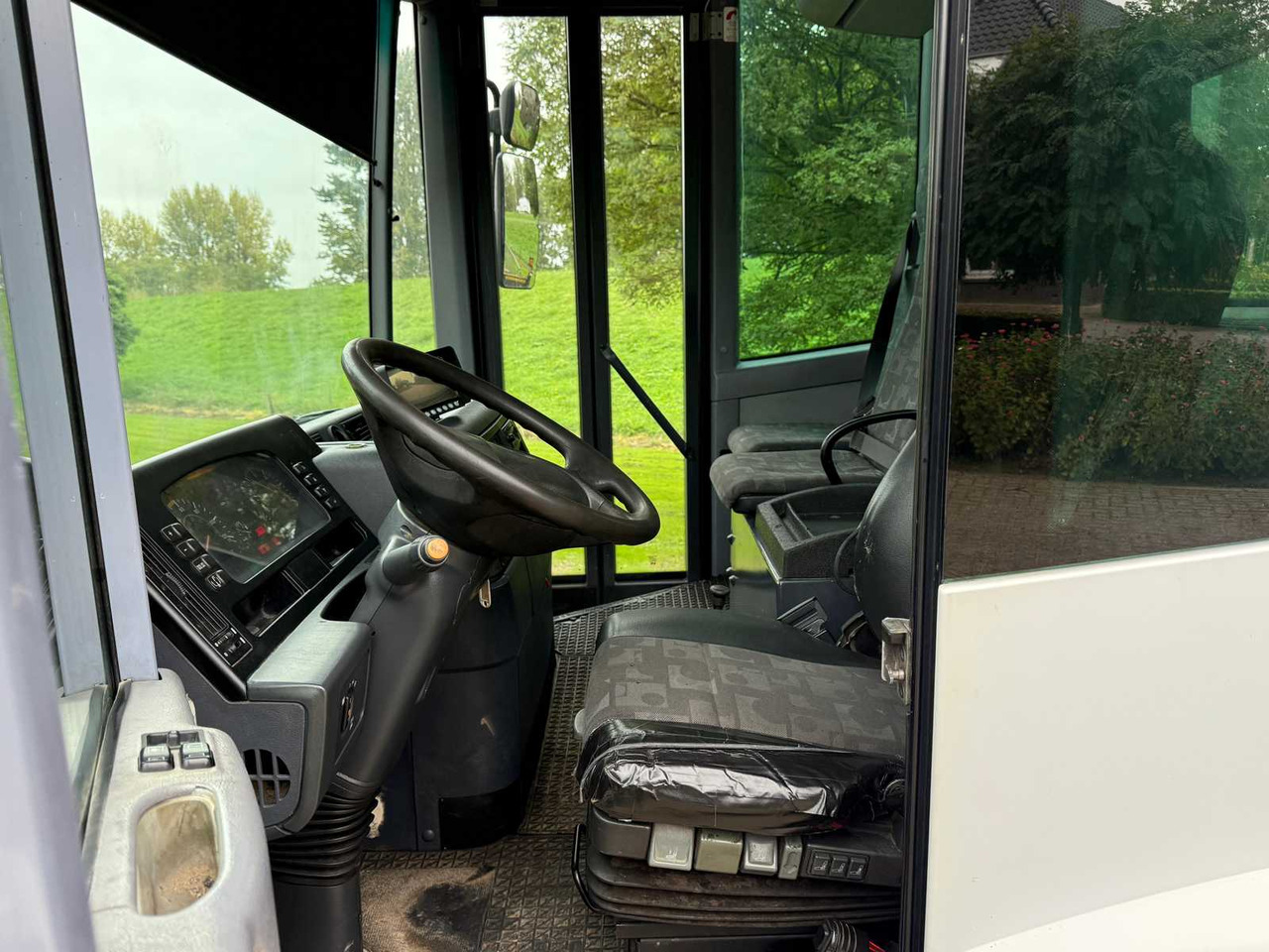 Truck 2007 MERCEDES-BENZ ECONIC CRANE TRUCK HIAB 220 - 6X2: picture 22