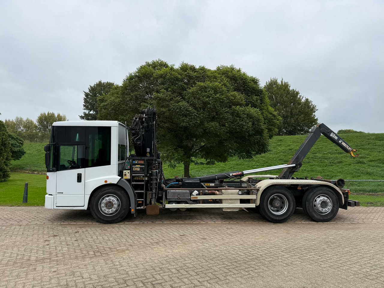 Truck 2007 MERCEDES-BENZ ECONIC CRANE TRUCK HIAB 220 - 6X2: picture 8