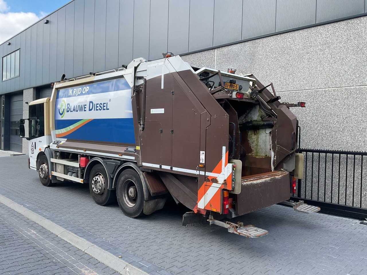 2013 MERCEDES-BENZ GARBAGE TRUCK GARBAGE TRUCK - Truck: picture 2 2013 MERCEDES-BENZ GARBAGE TRUCK GARBAGE TRUCK - Truck: picture 2