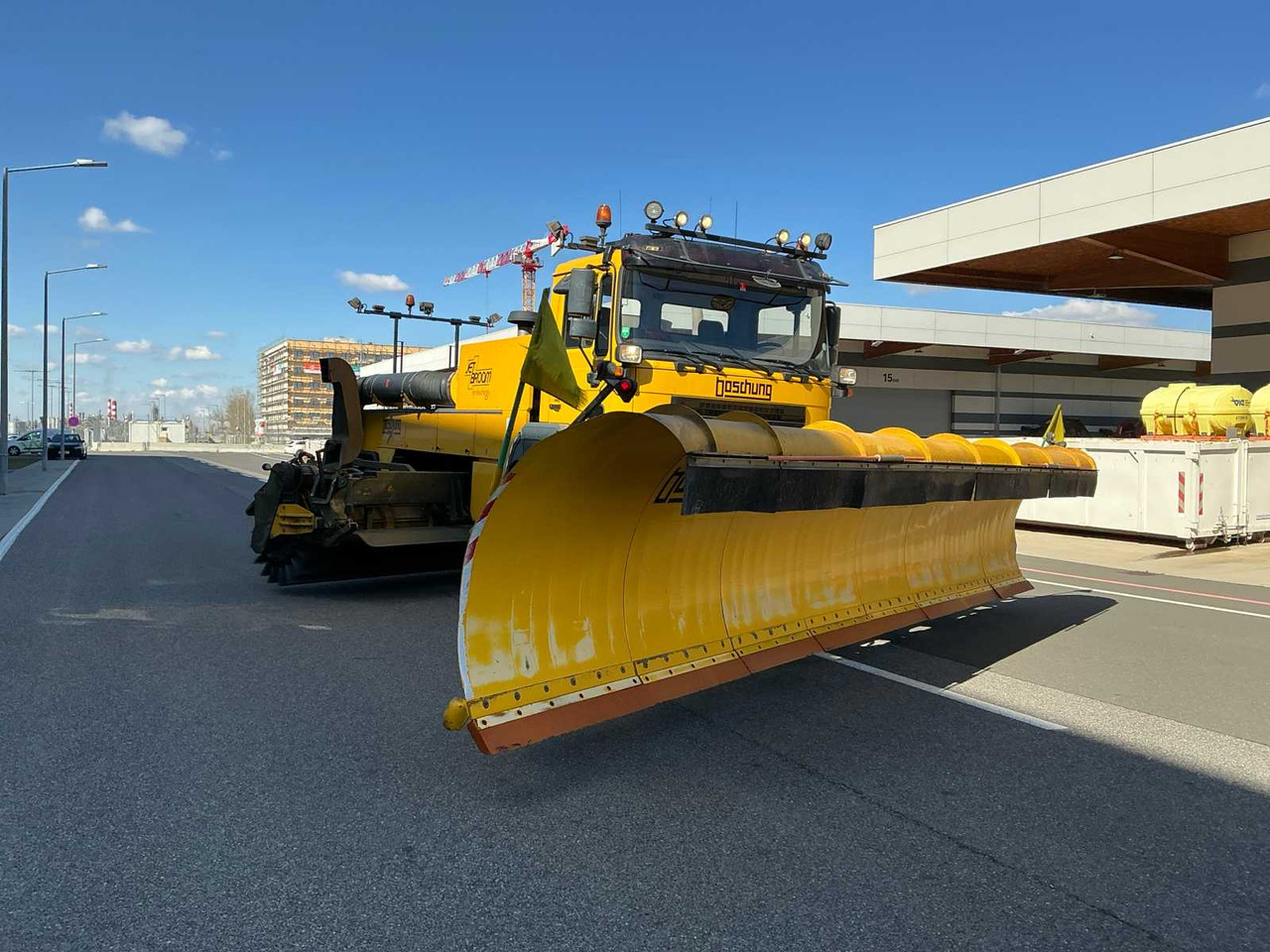 MAN - JETBROOM AIRFIELD JET SWEEPER - 2005 - Truck: picture 2 MAN - JETBROOM AIRFIELD JET SWEEPER - 2005 - Truck: picture 2