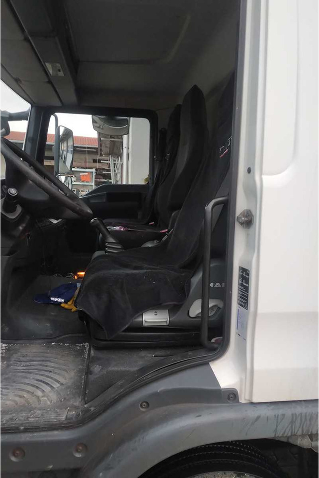 MAN - TGL02 - 2010 - TRUCKS - Truck: picture 3 MAN - TGL02 - 2010 - TRUCKS - Truck: picture 3
