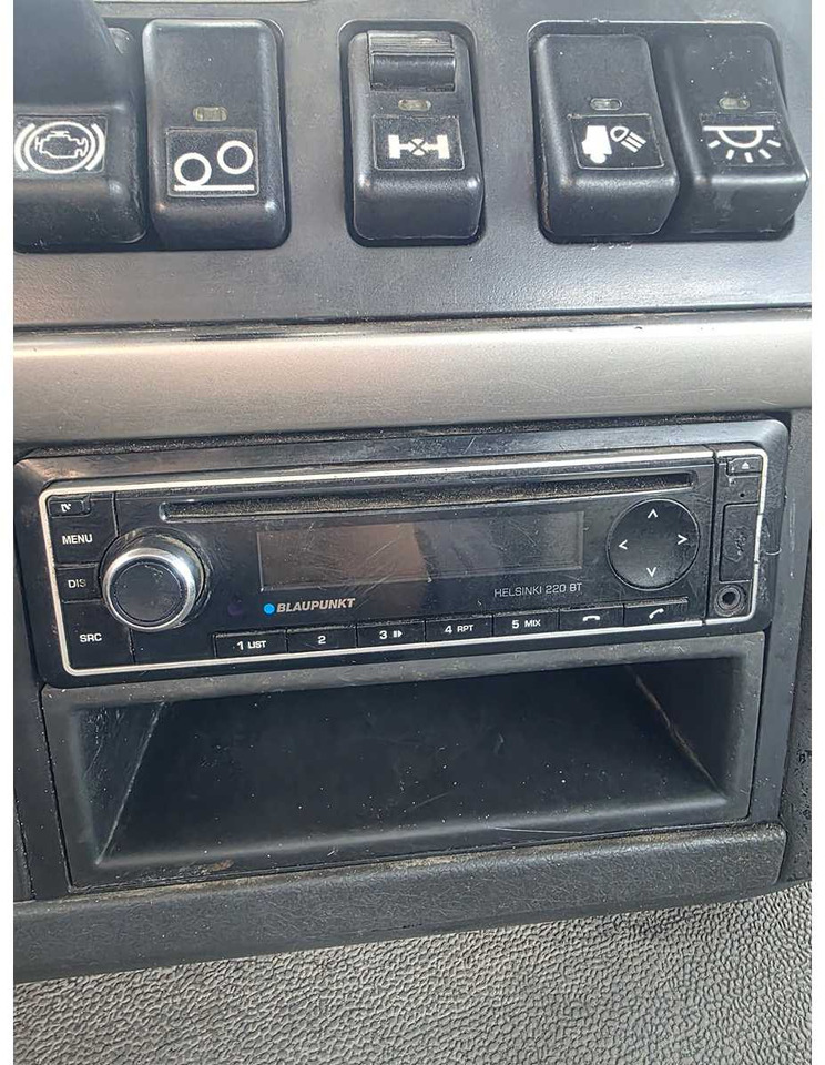 Truck VOLVO - FM/FH - 6X 2R - HOOKLIFT TRUCK WITH CONTAINER - 2002: picture 15 Truck VOLVO - FM/FH - 6X 2R - HOOKLIFT TRUCK WITH CONTAINER - 2002: picture 15