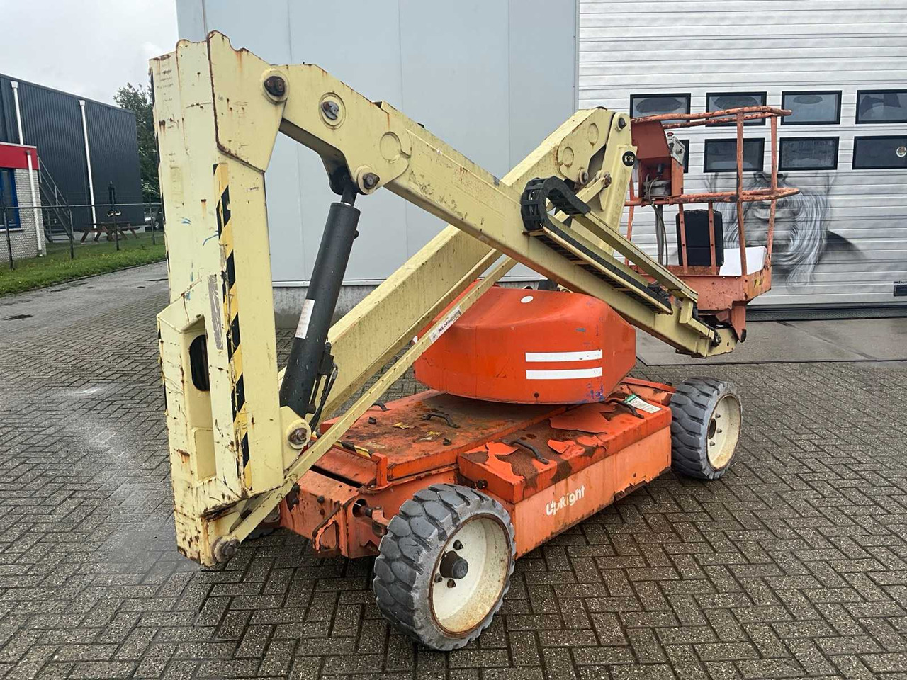"UPRIGHT" - AB38N - ARTICULATED TELESCOPIC BOOM LIFT - 2007 - Aerial platform: picture 1 "UPRIGHT" - AB38N - ARTICULATED TELESCOPIC BOOM LIFT - 2007 - Aerial platform: picture 1