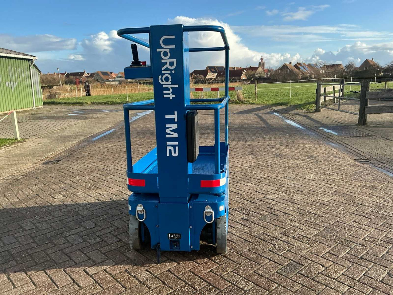 UPRIGHT TM12 AERIAL WORK PLATFORM - Aerial platform: picture 3 UPRIGHT TM12 AERIAL WORK PLATFORM - Aerial platform: picture 3