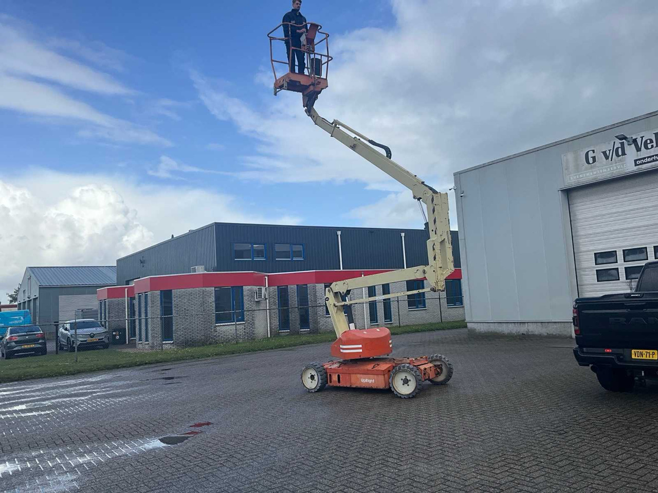 "Upright" "UPRIGHT" - AB38N - ARTICULATED TELESCOPIC BOOM LIFT - 2007 - Aerial platform: picture 2 "Upright" "UPRIGHT" - AB38N - ARTICULATED TELESCOPIC BOOM LIFT - 2007 - Aerial platform: picture 2