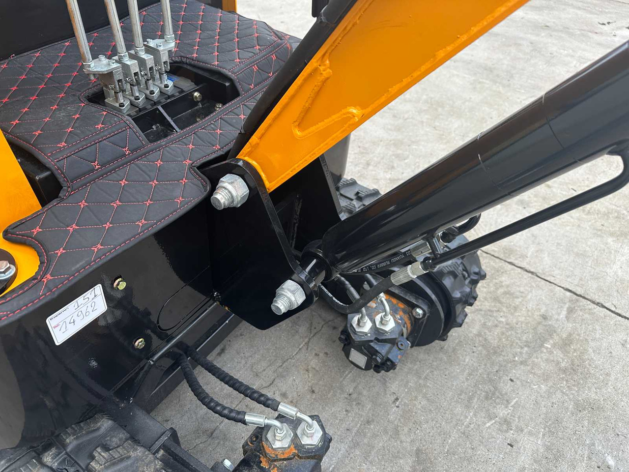 Crawler excavator VICSEC VS15C: picture 13