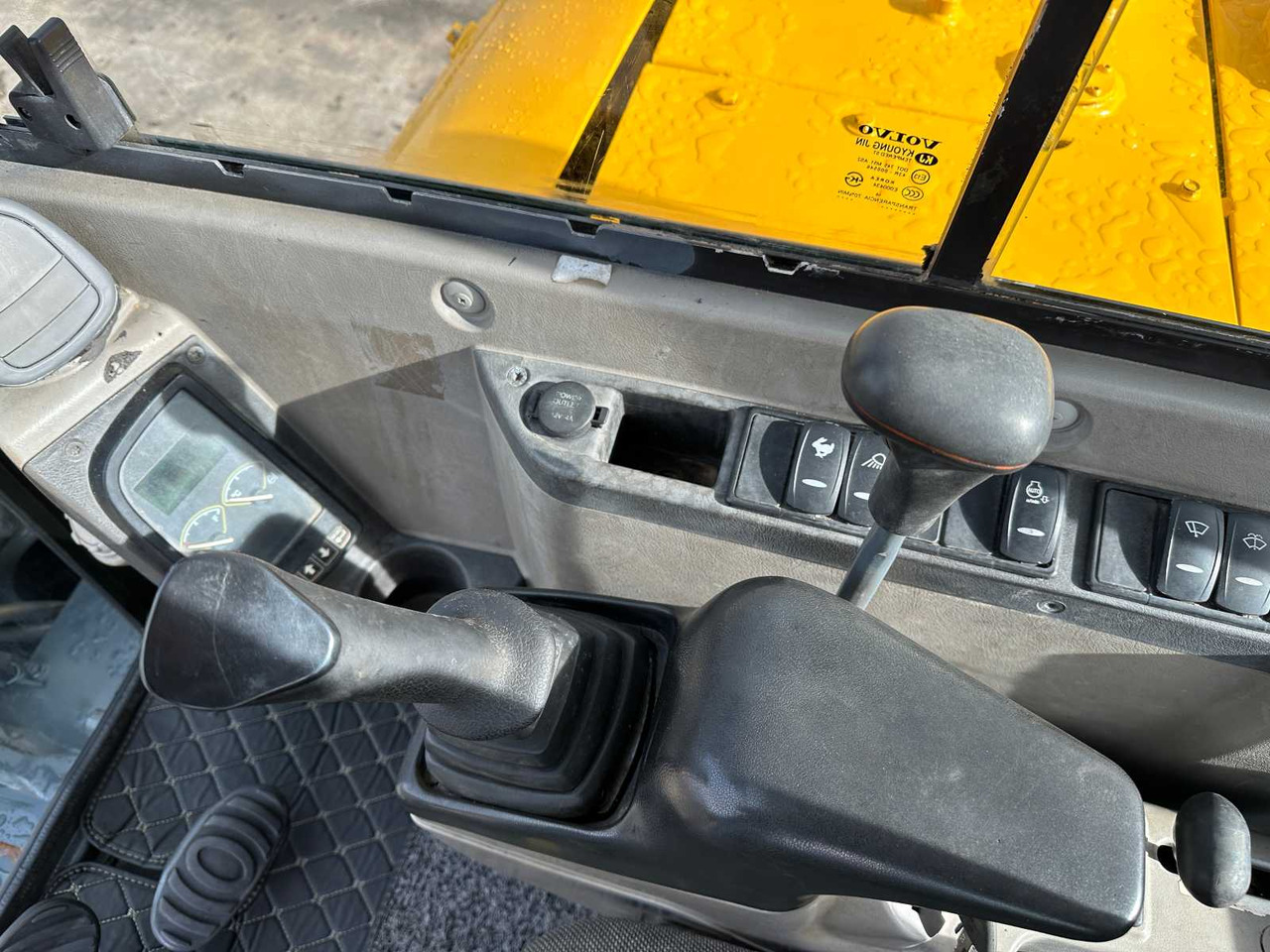 Crawler excavator Volvo EC60C: picture 38