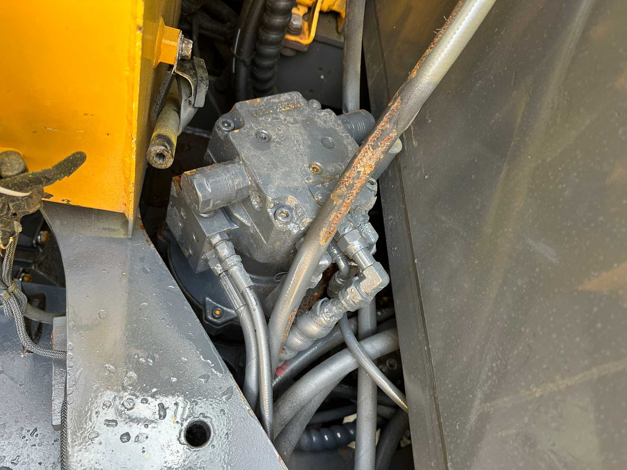 Crawler excavator Volvo EC60C: picture 25