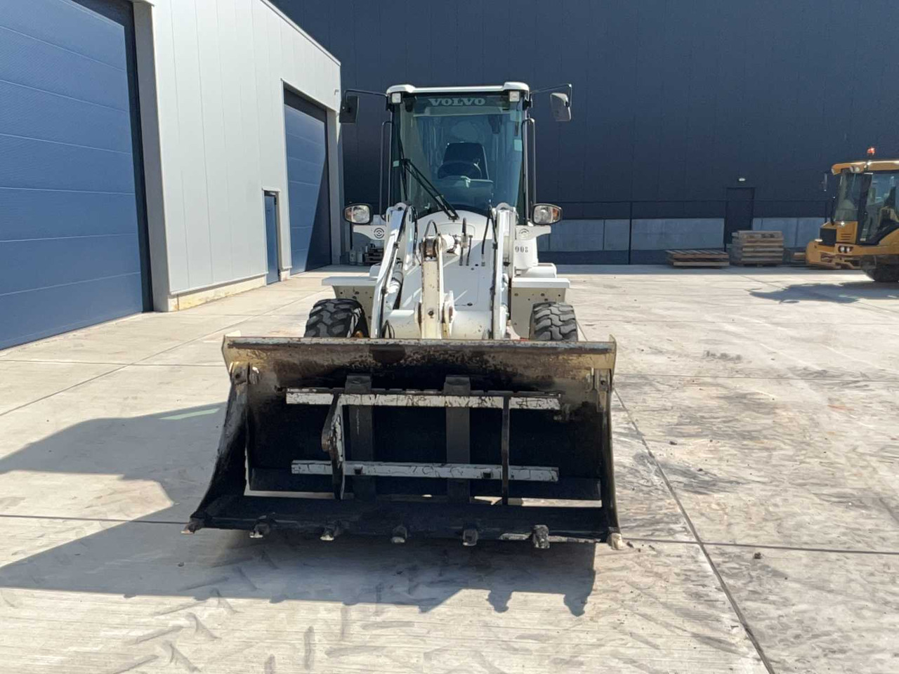 Volvo L30G - Wheel loader: picture 2 Volvo L30G - Wheel loader: picture 2