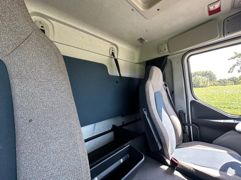 Box truck Volvo FL 210.12 EURO6: picture 18 Box truck Volvo FL 210.12 EURO6: picture 18