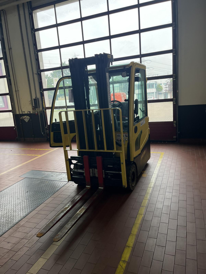 Hyster J1.6XNT MWB - Electric forklift: picture 4 Hyster J1.6XNT MWB - Electric forklift: picture 4