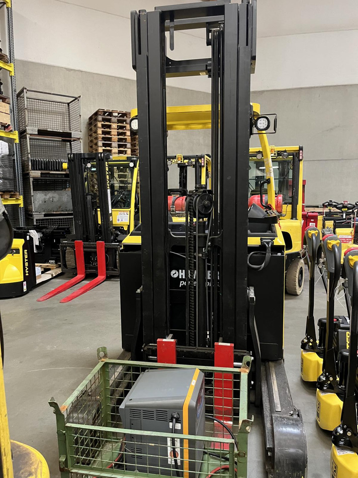 Hyster R1.4 - Reach truck: picture 1 Hyster R1.4 - Reach truck: picture 1