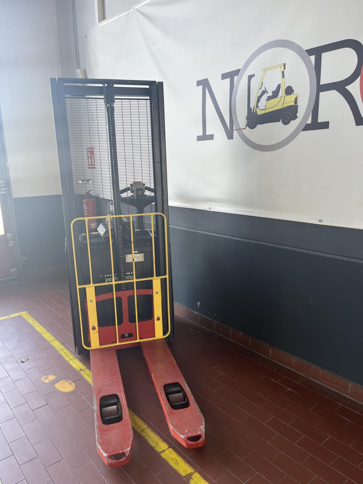 Hyster S 1.0 E - Stacker: picture 2 Hyster S 1.0 E - Stacker: picture 2