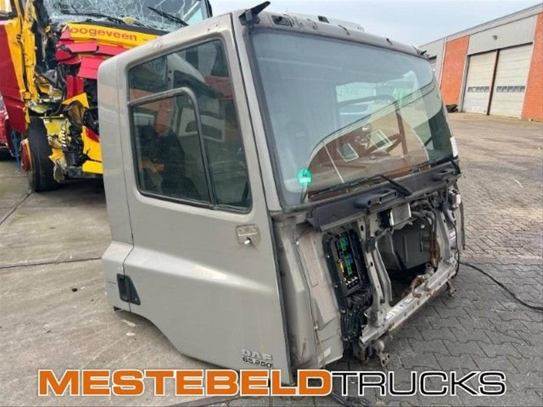 DAF Cabine - Cab for Truck: picture 1 DAF Cabine - Cab for Truck: picture 1