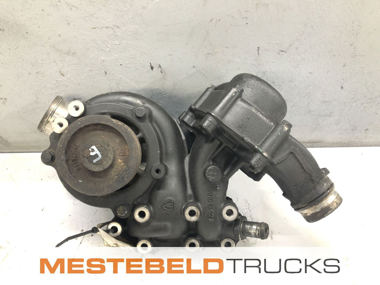 DAF Koelvloeistofpomp XF 105 - Cooling system for Truck: picture 2 DAF Koelvloeistofpomp XF 105 - Cooling system for Truck: picture 2