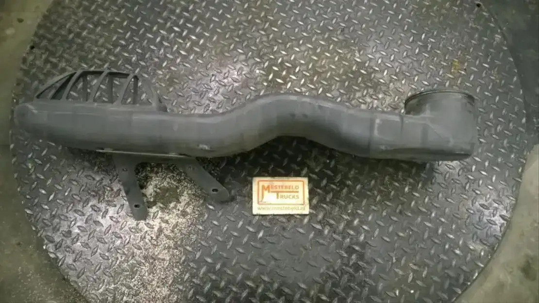 MAN A anzuigbuis - Air intake pipe for Truck: picture 1 MAN A anzuigbuis - Air intake pipe for Truck: picture 1