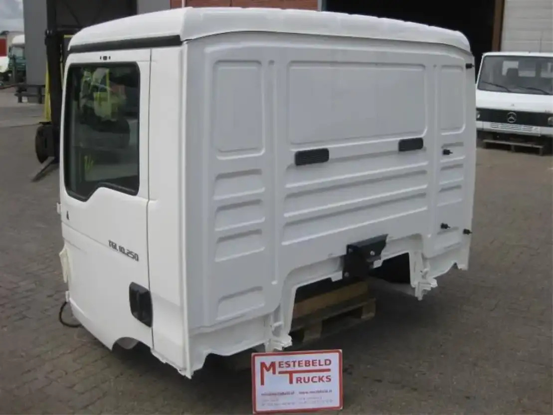 MAN Cabine TGL 10-250 - Cab and interior for Truck: picture 1 MAN Cabine TGL 10-250 - Cab and interior for Truck: picture 1