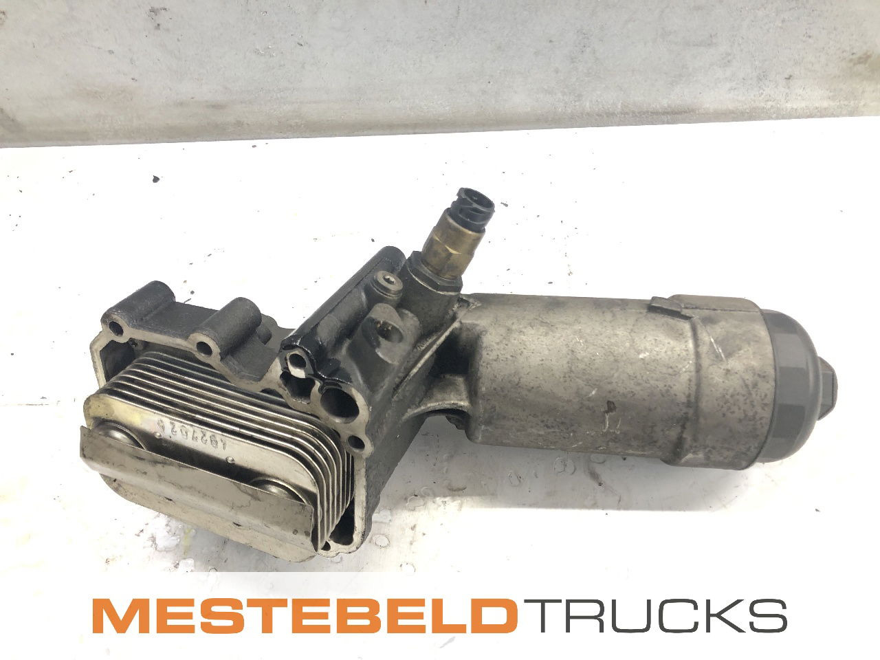 MAN Oliekoelermoduul D0834 TGL - Engine for Truck: picture 1 MAN Oliekoelermoduul D0834 TGL - Engine for Truck: picture 1