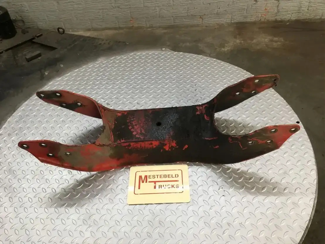 MAN Voorste traverse - Frame/ Chassis for Truck: picture 1 MAN Voorste traverse - Frame/ Chassis for Truck: picture 1