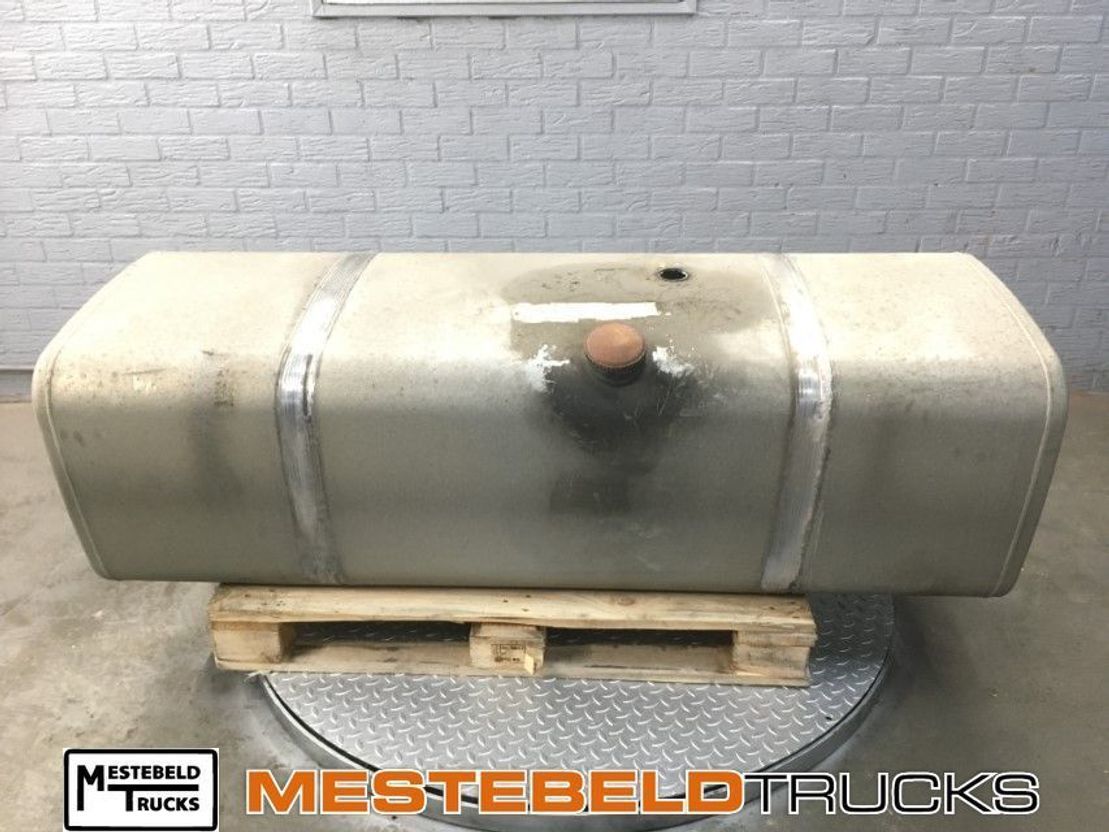 Mercedes-Benz Brandstoftank 590 liter - Fuel processing/ Fuel delivery for Commercial vehicle: picture 1 Mercedes-Benz Brandstoftank 590 liter - Fuel processing/ Fuel delivery for Commercial vehicle: picture 1