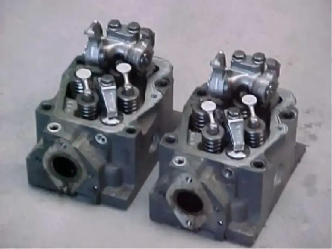 Mercedes-Benz Cilinderkop Axor - Engine and parts for Truck: picture 1 Mercedes-Benz Cilinderkop Axor - Engine and parts for Truck: picture 1